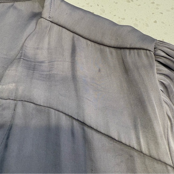 PAIGE Silky Lilac-Gray V-Neck Blouse with Covered Button Cuffs Women’s M - Picture 8 of 10